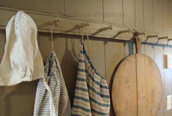 Custom Peg Rack Choice of Size and Color-peg racks,primitive peg racks,shaker peg racks,painted peg racks,unfinished peg racks